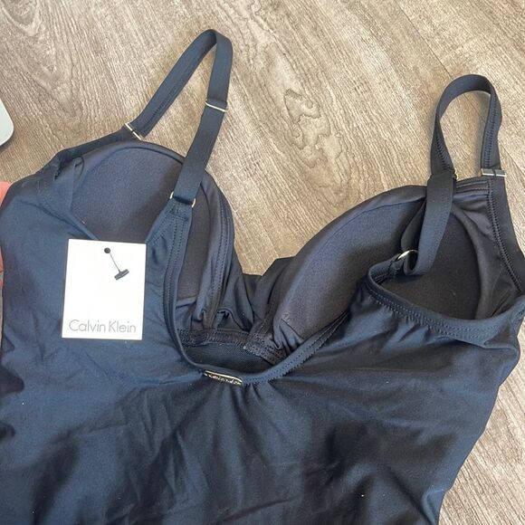 Calvin Klein Womens Solid Twist Over Shoulder One Piece Swimsuit Tummy Control - Picture 4 of 4